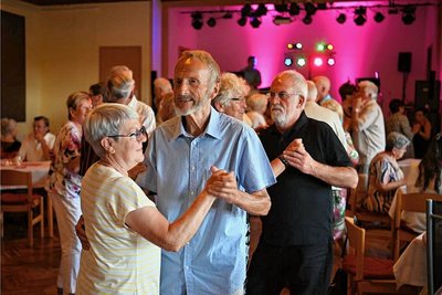 Studenten der Hochschule Mittweida hatten im Vorjahr den Mittweidaer Seniorenball organisiert. Bei der Erarbeitung einer Strategie für Senioren ist die Hochschule auch jetzt gefragter Partner.
