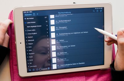 Am ersten Tag der "häuslichen Lernzeit" wegen der Schließung der sächsischen Schulen ist die Arbeit mit der Lernplattform LernSax beeinträchtigt. 