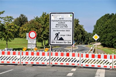 Baustelle Nummer fünf: Kein Durchkommen gibt es für Autofahrer auch auf der B 93 zwischen Schneeberg und Zwickau.