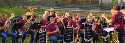 Der Bergmännische Musikverein Jöhstadt-Grumbach lädt immer mal wieder zur öffentlichen Probe ein. Bei dieser hier in Grumbach wurden Spenden für Flutopfer im benachbarten Steinbach gesammelt. 