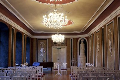 Der stilvolle Weiße Saal.