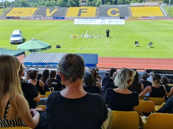 Abschied von VFC-Spieler Jan S. Eine bewegende Trauerfeier fand am Freitagmittag im Plauener Vogtlandstadion statt.