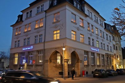 Die Deutsche Bank will sich aus der Crimmitschauer Innenstadt zurückziehen.