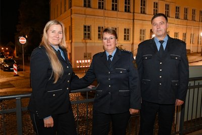 Silke UIbricht (Mitte) ist nun mit André Werner als Bürgerpolizistin auf Tour. Katja Henkel (l.) koordiniert.