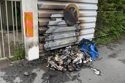 Im Bereich der Ehernen Schlange in Freiberg hat eine Mülltonne gebrannt.