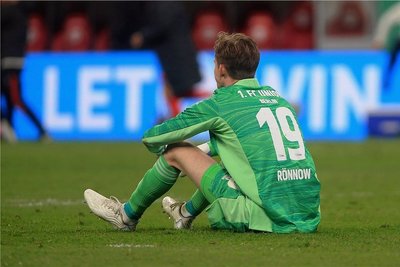 Union-Torwart Frederik Rönnow ist nach dem Pokal-Aus enttäuscht.