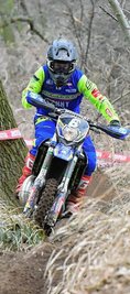 Über Stock und Stein auf Platz 1: Jeremy Sydow zeigte beim DEM-Auftakt in Tucheim allen Konkurrenten das Hinterrad. 