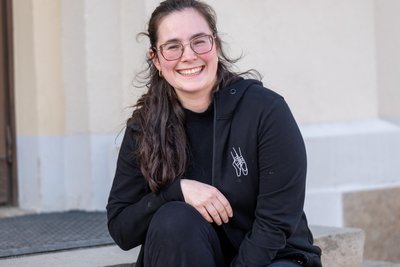 Lisanne Blessner ist die neue Vorsitzende des Tanzvereins „Vergissmeinnicht“ und trainiert die Jüngsten.