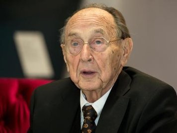 Hans-Dietrich Genscher im November 2015 während einer Preisverleihung in München.