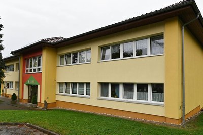 Der Landkreis hat wegen der veralteten Brandmeldeanlage die Schließung der Kita angedroht.