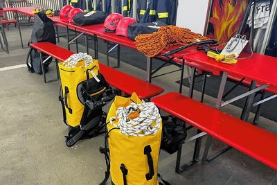 Die neue Ausrüstung lagert jetzt in den Gerätehäusern in Hirschfeld (im Bild) und Bieberstein. 