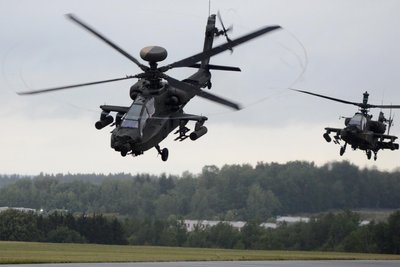 US Militärhubschrauber des Typs „Boeing AH 64 Apache“ flogen am Dienstag über Chemnitz.