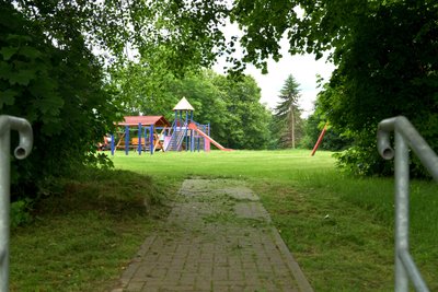 Auf dem Spielplatzgelände am Forstweg in Weißenborn finden die Siegerehrungen des Volkssportduathlon statt. Und es gibt Verpflegung für alle.