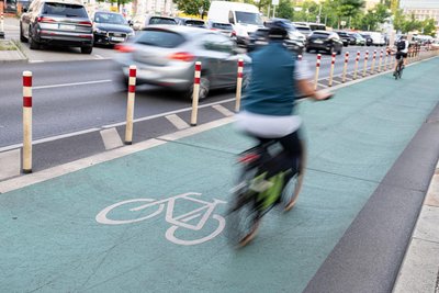 Info für alle, die in Freiberg aufgewachsen sind: Dies ist ein Radweg.