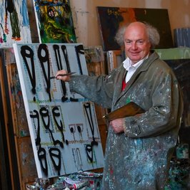 Der Künstler Osmar Osten in seinem Atelier im Wirkbau. 