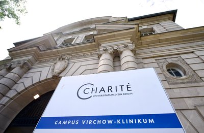 Die Sonderisolierstation der Charité auf dem Campus Virchow-Klinikum ist eine geschlossene und geschützte Einheit, die getrennt vom regulären Klinikbetrieb ist.