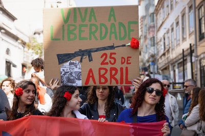 Am 25. April 2025 haben Portugiesen dem 51. Jahrestag der Nelkenrevolution gedacht.