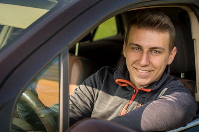 Max Hösel ist gern mit dem Auto unterwegs.