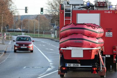 Die Feuerwehr von Remse hat die Frau aus der Mulde geborgen.