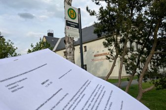 590 Unterschriften für mehr Sicherheit vor Grundschule im Vogtland - Eine Petition zur Einrichtung eines Fußgängerüberweges vor der Grundschule Hammerbrücke haben 590 Bürger unterschrieben.