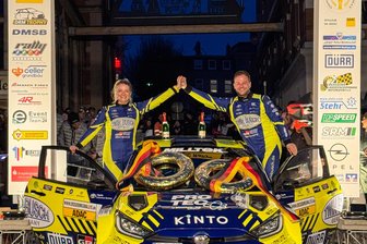60. ADAC Rallye Erzgebirge: Philip Geipel gewinnt Jubiläums-Erze - Philip Geipel und Co-Pilotin Katrin Becker sind die Gesamtsieger der 60. ADAC Rallye Erzgebirge 2025.