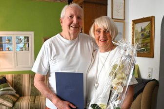 60 Jahre verheiratet: Wie ein vogtländisches Ehepaar die Heimat geprägt hat - Karin und Egbert Rosin aus Mylau feiern Diamantene Hochzeit.