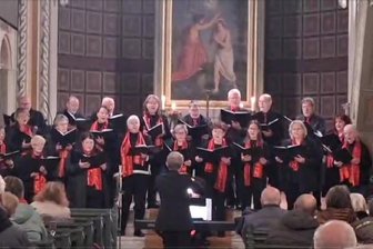 60 Musiker und Sänger geben in Elsterberg ein Konzert im Kerzenschein - In der Laurentiuskirche in Elsterberg wird ein Adventskonzert geboten.