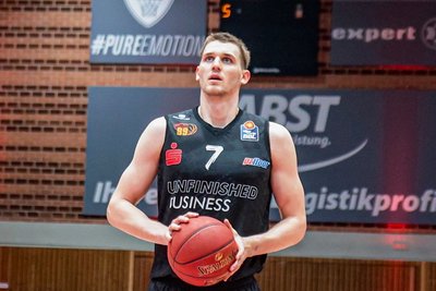Jonas Richter gehörte in der ersten BBL-Saison der Niners Chemnitz zu den Stützen des Teams. Jetzt hat der gebürtige Chemnitzer seinen Vertrag verlängert.