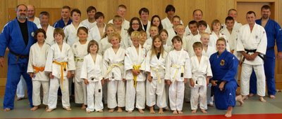 Die Gornauer Judoka lernten im Training mit der international erfolgreichen Kerstin Thiele (vorn rechts) viel dazu.