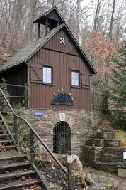 Der Eingang zum Vestenburger Stolln. Ihn zu erhalten, ist eine der Aufgaben des Historischen Bergbauvereins Aue.