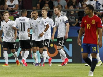Die deutschen Nationalspieler der U21 haben sich im Finale der EM gegen Spanien durchgesetzt.