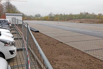 Sind in Kürze fertig: neue Parkflächen am Heinrich-Braun-Klinikum.