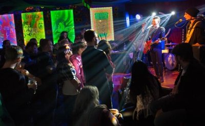 Im Flowpo fand regelmäßig Livemusik statt.