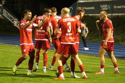 Die Spieler des FSV Zwickau konnten in der Fußball-Regionalliga Nordost zum zweiten Mal in Folge einen Sieg bejubeln.