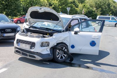 Die Citröenfahrerin missachtete die Vorfahrt und stieß daraufhin mit einer Ford zusammen. 