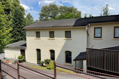 In diesem Gebäude an der Bahnhofstraße in Schwarzenberg wurde einst Schokolade hergestellt.