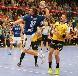 Kevin Lux - hier im Heimspiel gegen den HSC Coburg - hat sich am Mittwoch in Balingen eine Knieverletzung zugezogen.