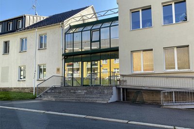 Die Bundespolizeiinspektion in Klingenthal: Dort gibt es zurzeit einen zunehmenden Andrang von Flüchtlingen.
