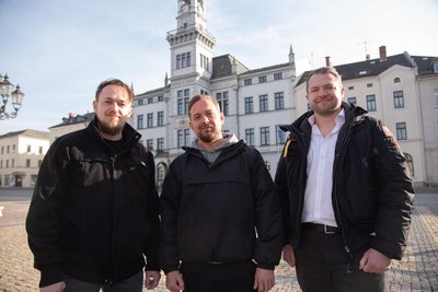 Neue Verantwortliche im Oelsnitzer Bauamt: Tiefbauamtsleiter Andy Wendrock, Maik Gladzinski, Sachgebietsleiter Gebäude- und Liegenschaftsmanagement und Hochbau, sowie Bauamtsleiter Patric Ebert (von links).