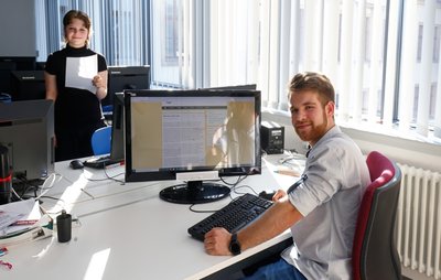 Henry Görner und Mimi Lobsa sind für die digitale Schülerzeitung "Gymnews" verantwortlich. 