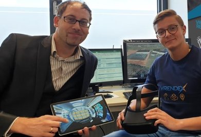 Manuel Dudczig und Leon Langhans entwickeln in ihrer Firma Vrendex 360-Grad-Videos, die unter anderem noch nicht in der Realität vorhandene Maschinen und deren Wirkweise zeigen sowie auch virtuelle Schulungen, in denen man sich mitten im Geschehen wähnt. 