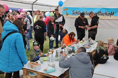 Das Team der „Schlechten Gesellschaft“ unterbreitete Kreativangebote.