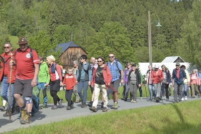 Die Erlbacher Bergwanderung findet am Sonntag zum 45. Mal statt. Sie ist die größte Volkssportwanderung des oberen Vogtlandes.
