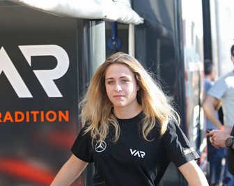 Sophia Floersch, Nachwuchspilotin