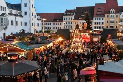 Der Freiberger Christmarkt 2022. Für die Aufführung von Weihnachtsmusik verlangt die Gema über 30.000 Euro - fünfmal so viel wie in der Zeit vor Corona. 