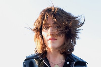 Ihren Künstlernamen Joan As Police Woman wählte Joan Wasser, weil Freunde von ihr meinten, sie würde Hauptdarstellerin Angie Dickinson aus der 80er-Fernsehserie "Police Woman" ähneln. 
