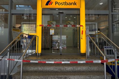 Die Postbank war wegen des Polizeieinsatzes vorübergehend geschlossen.