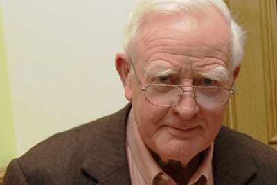 John le Carré, britischer Schriftsteller und Spionageexperte, bei einer Signierstunde. 