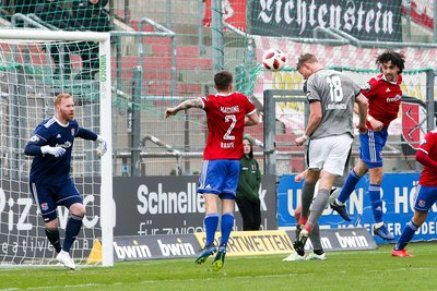 Lion Lauberbach trifft zum 1:0.