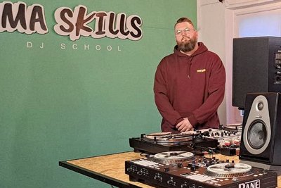 Matthias Harzdorf alias DJ Mathew hat vor zwei Jahren eine DJ-Schule gegründet.